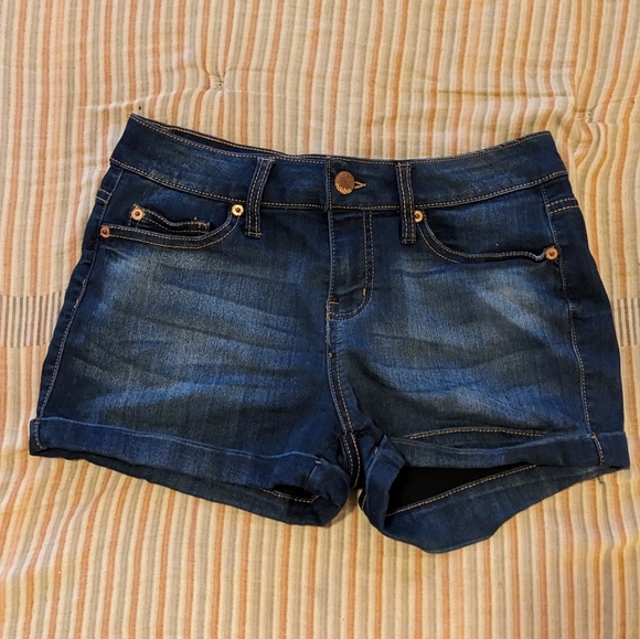 Women's jean shorts - Picture 1 of 5